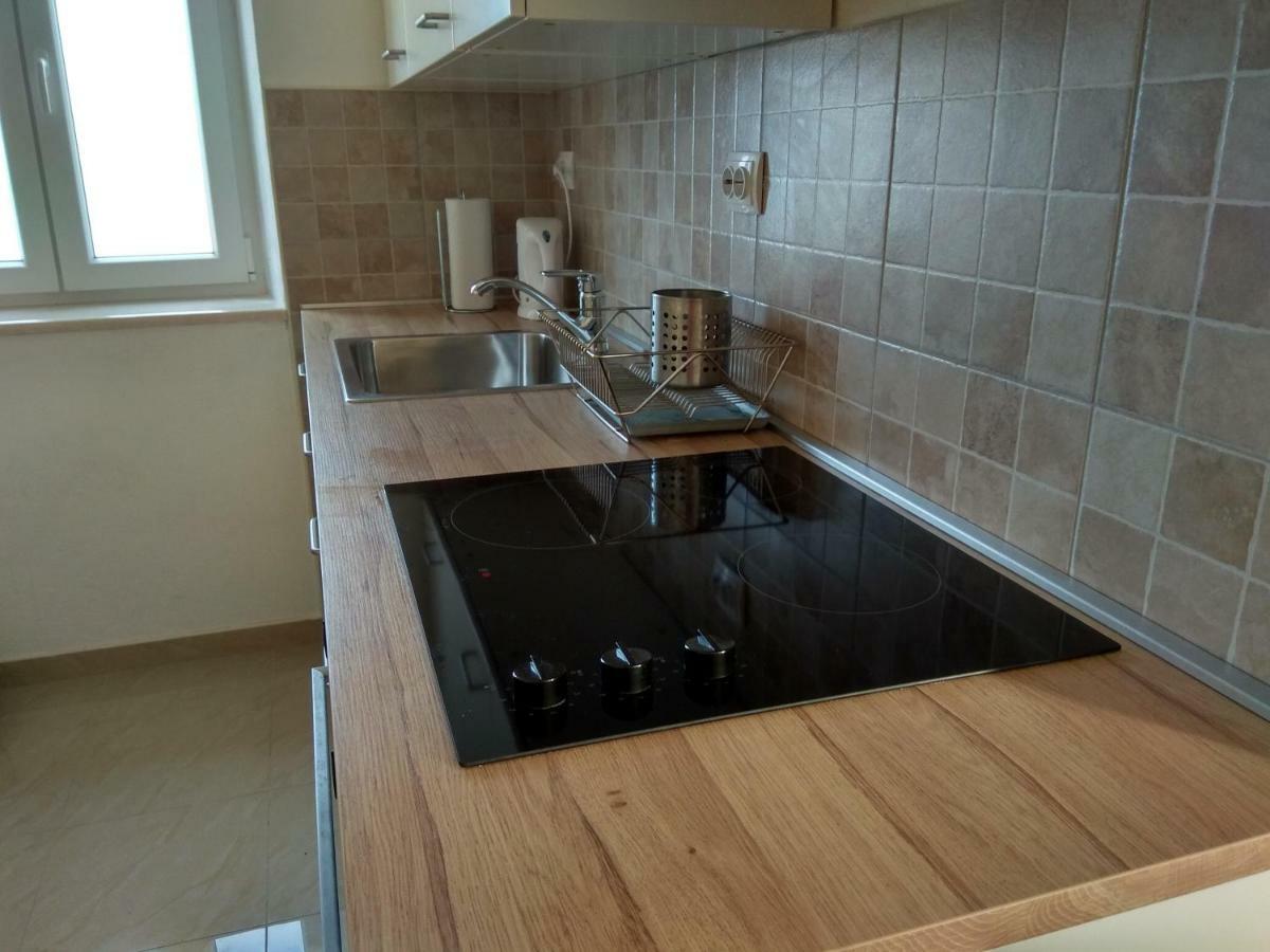 Apartman Postira Rot Екстериор снимка