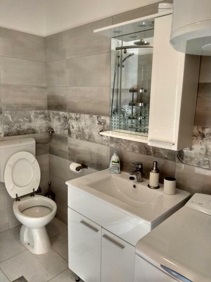 Apartman Postira Rot Екстериор снимка
